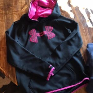 Under Armour youth med sweatshirt